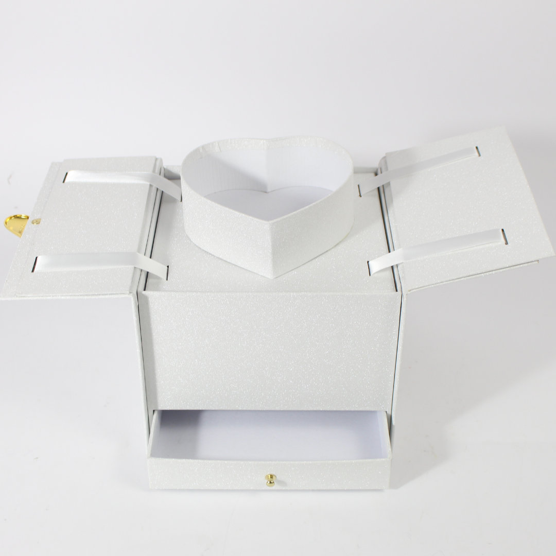 Bloom & Surprise – Pull-Up Heart-Shaped Flower Box with Drawer