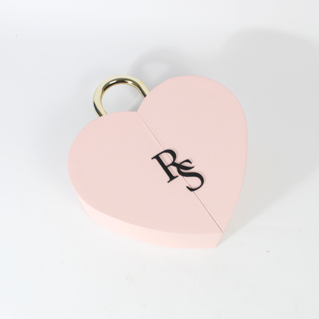 Heart-Shaped Bouquet Box – Luxury Special Texture Valentine’s Day Lock Box