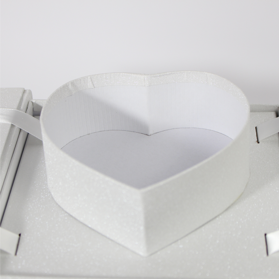 Bloom & Surprise – Pull-Up Heart-Shaped Flower Box with Drawer