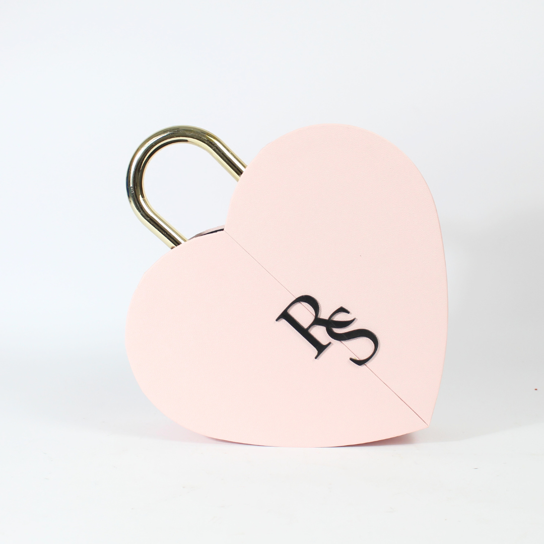 Heart-Shaped Bouquet Box – Luxury Special Texture Valentine’s Day Lock Box