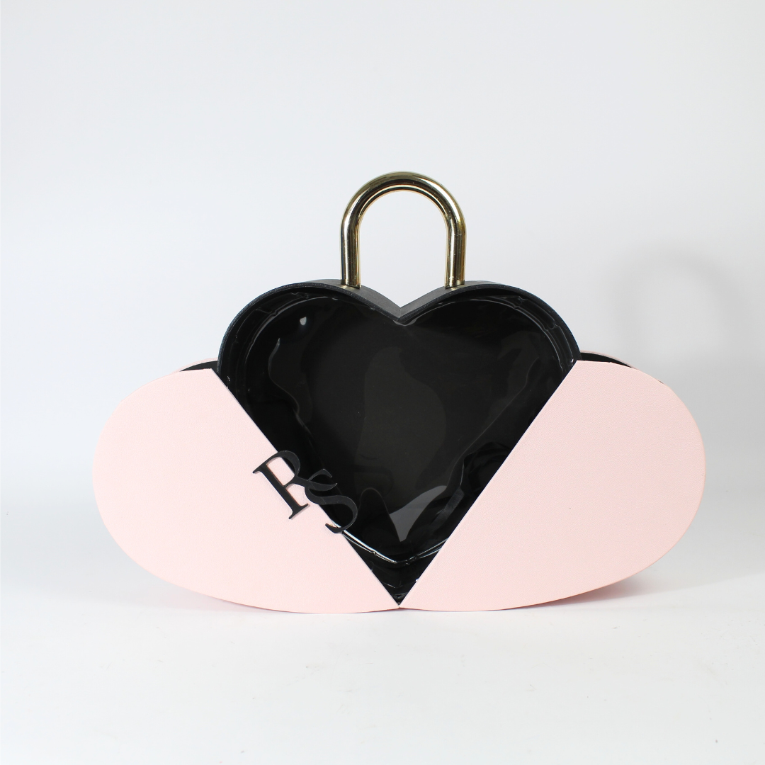 Heart-Shaped Bouquet Box – Luxury Special Texture Valentine’s Day Lock Box