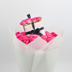 مفاجأة في الإزهار – باقة زهور طازجة مع علبة هدايا أنيقة