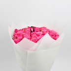 مفاجأة في الإزهار – باقة زهور طازجة مع علبة هدايا أنيقة