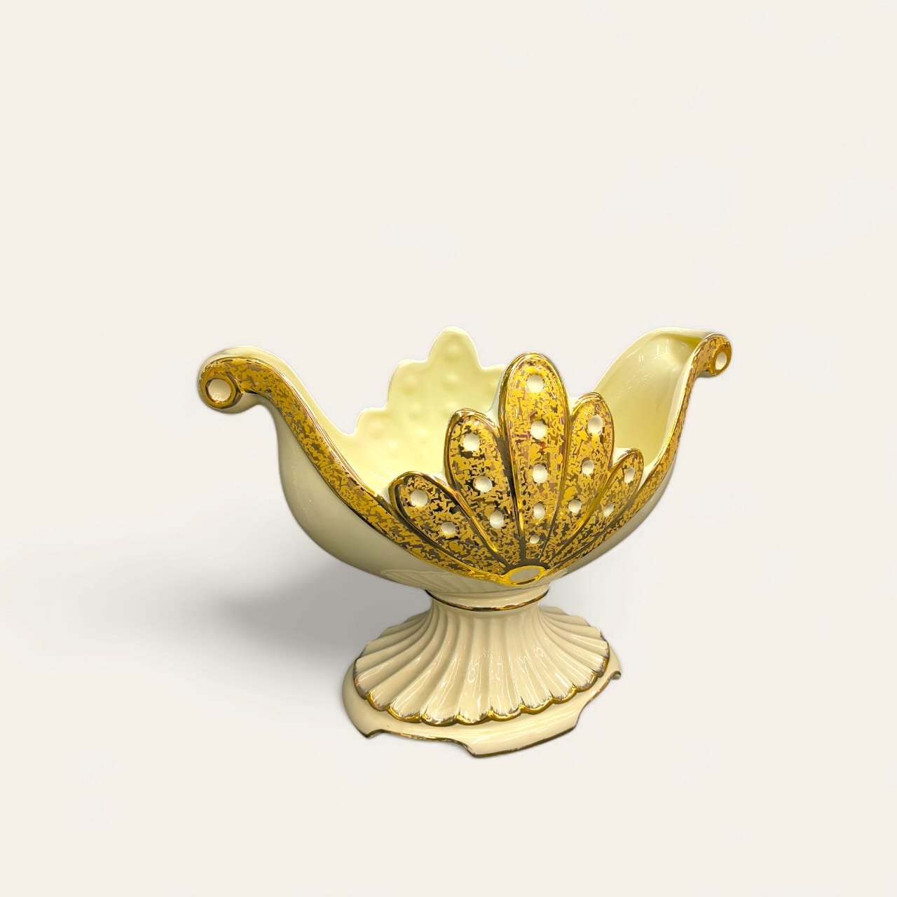 Ceramic candy plate with stand, fruit serving plate, elegant ceramic dish, ceramic serving plate, decorative fruit dish