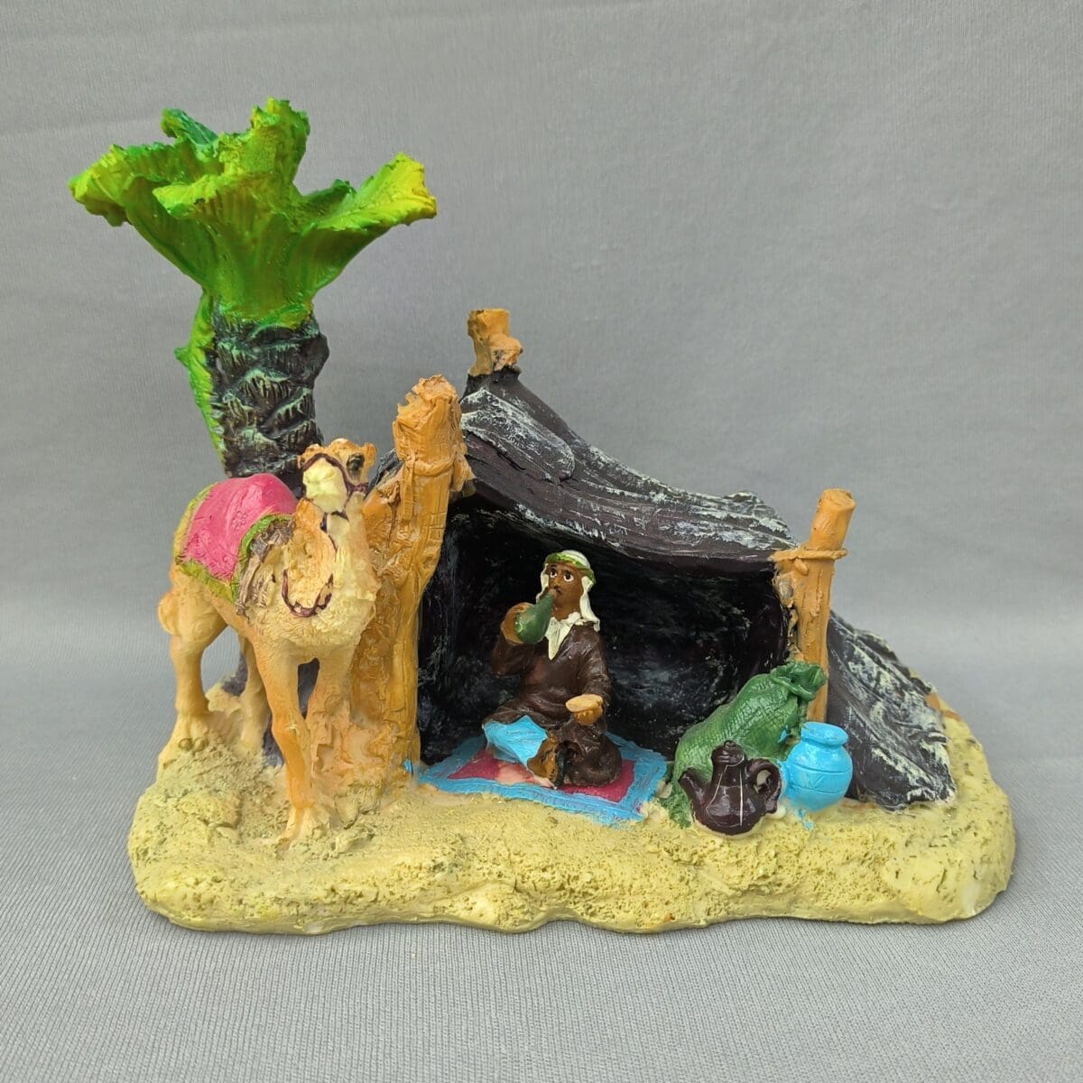 Decorative Desert Oasis Figurine Hand-Painted Resin Desert Scene Desert Oasis Home Decoration