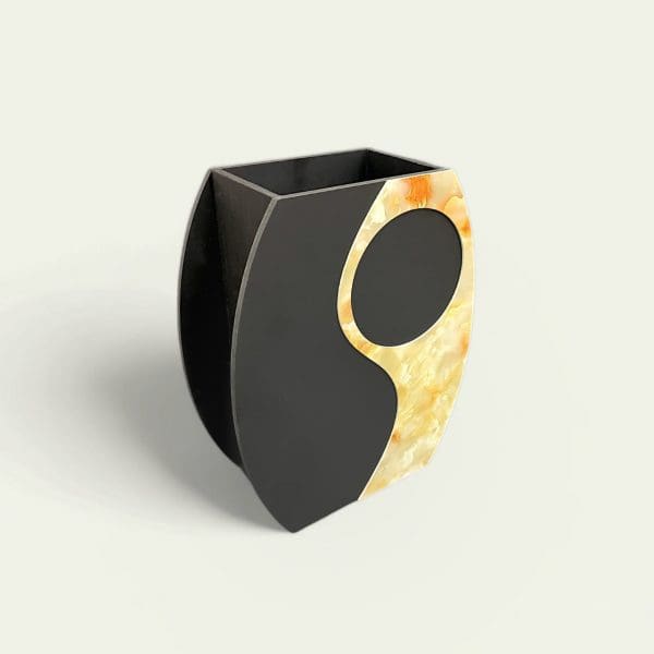 ⁦صينية سوداء بيضاوية الشكل بيضاوية الشكل من WPC لتنسيق الزهور وديكور الحفلات | 28.5 × 23 × 10.5 سم⁩ - الصورة ⁦2⁩